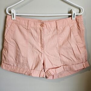 Loft Cuffed Short in light pink size 8